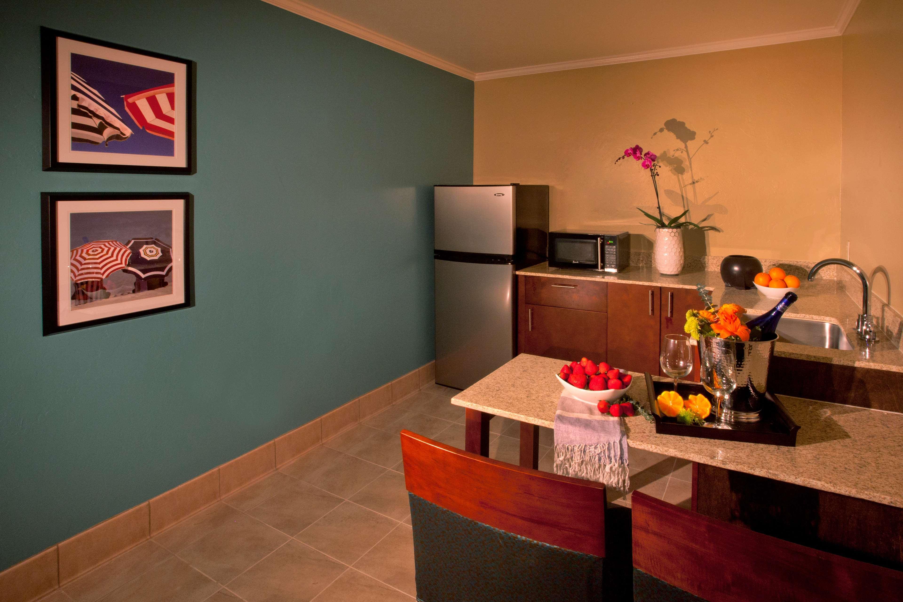 เบสต์ เวสเทิร์น พลัส บีช วิว ลอดจ์ Hotel คาร์ลสบัด ภายนอก รูปภาพ