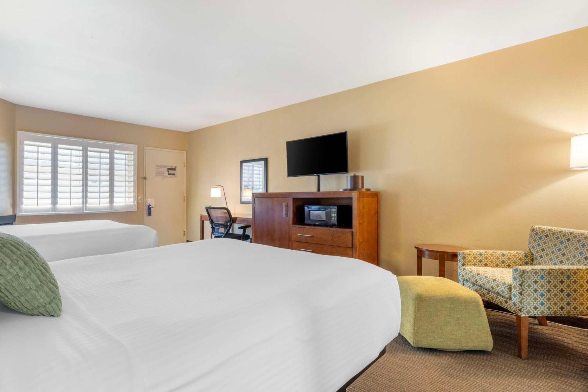 เบสต์ เวสเทิร์น พลัส บีช วิว ลอดจ์ Hotel คาร์ลสบัด ภายนอก รูปภาพ