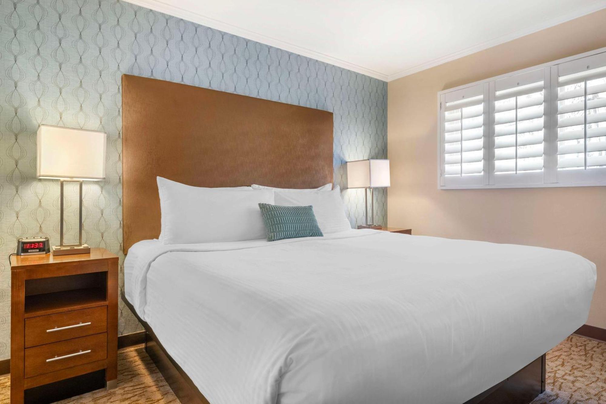เบสต์ เวสเทิร์น พลัส บีช วิว ลอดจ์ Hotel คาร์ลสบัด ภายนอก รูปภาพ