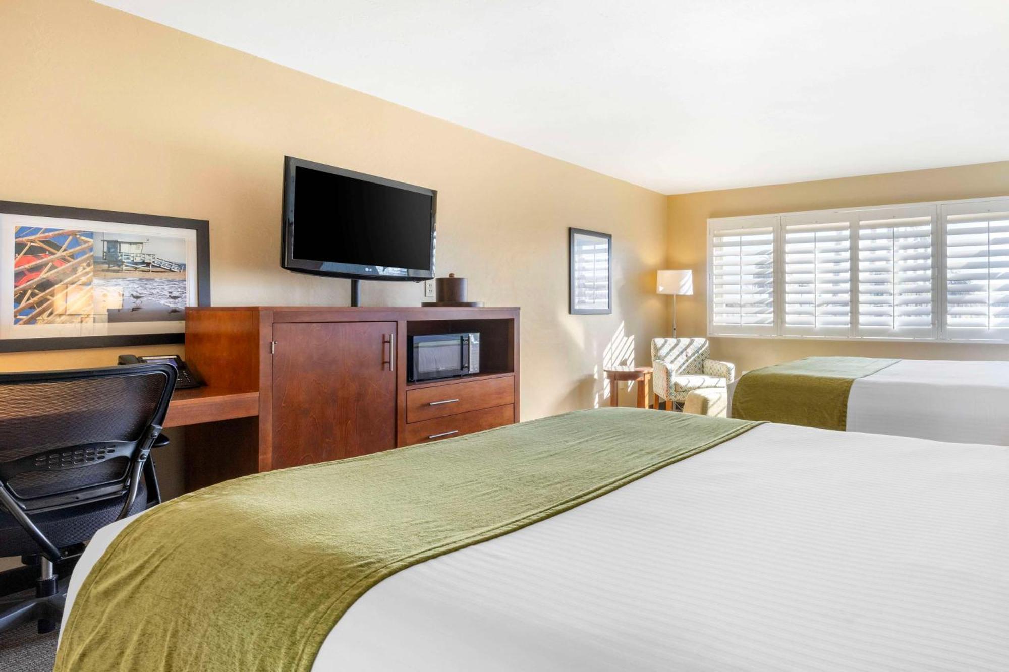 เบสต์ เวสเทิร์น พลัส บีช วิว ลอดจ์ Hotel คาร์ลสบัด ภายนอก รูปภาพ