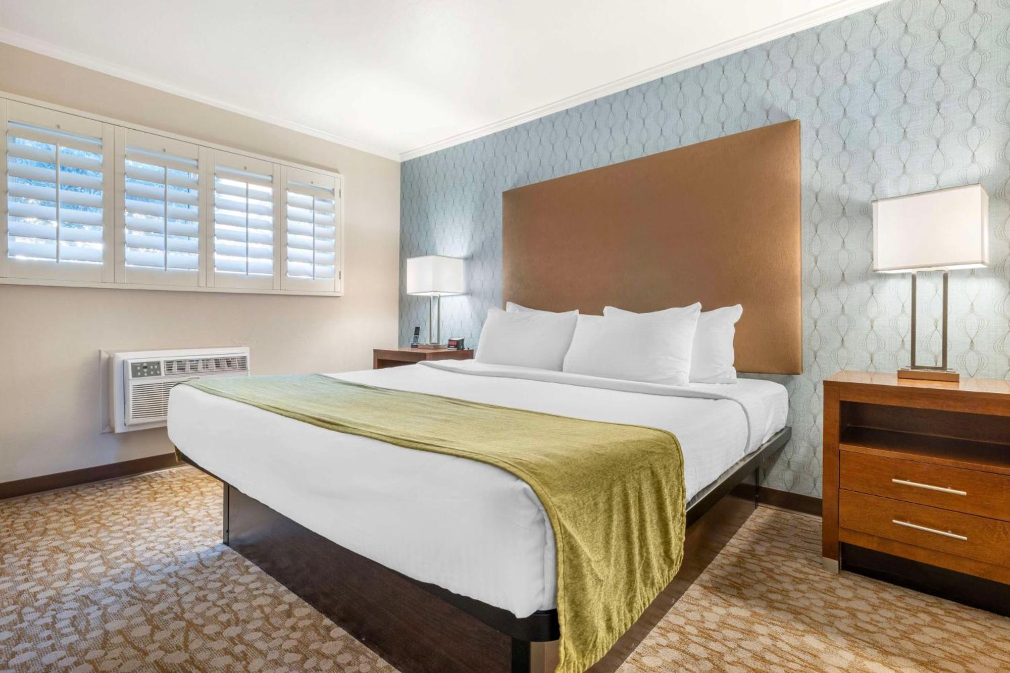 เบสต์ เวสเทิร์น พลัส บีช วิว ลอดจ์ Hotel คาร์ลสบัด ภายนอก รูปภาพ