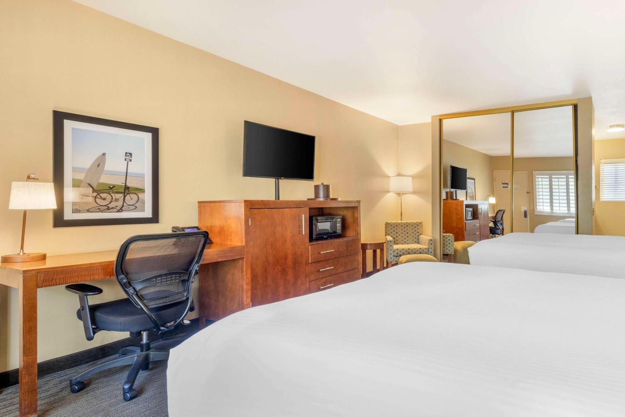 เบสต์ เวสเทิร์น พลัส บีช วิว ลอดจ์ Hotel คาร์ลสบัด ภายนอก รูปภาพ