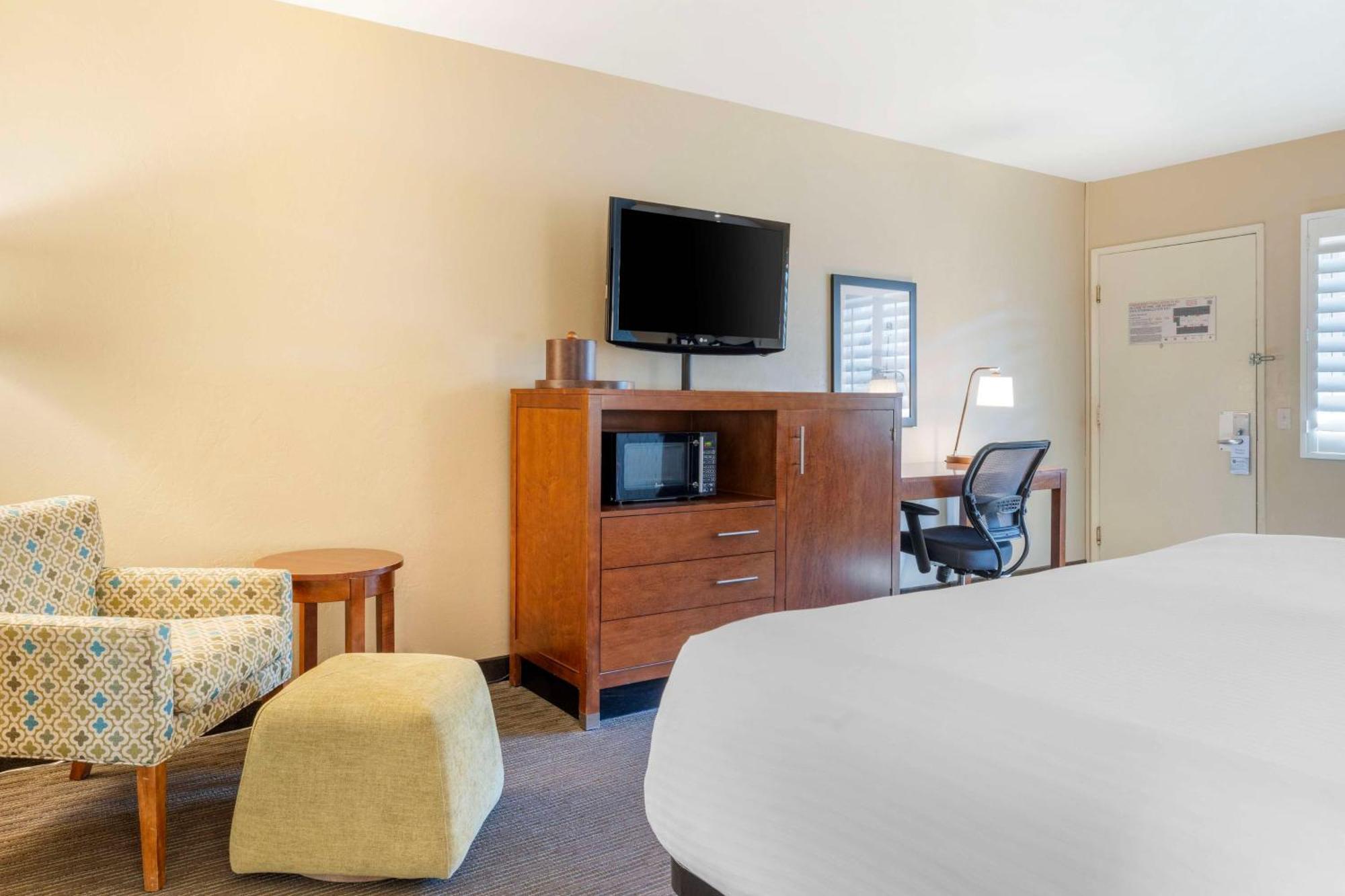 เบสต์ เวสเทิร์น พลัส บีช วิว ลอดจ์ Hotel คาร์ลสบัด ภายนอก รูปภาพ