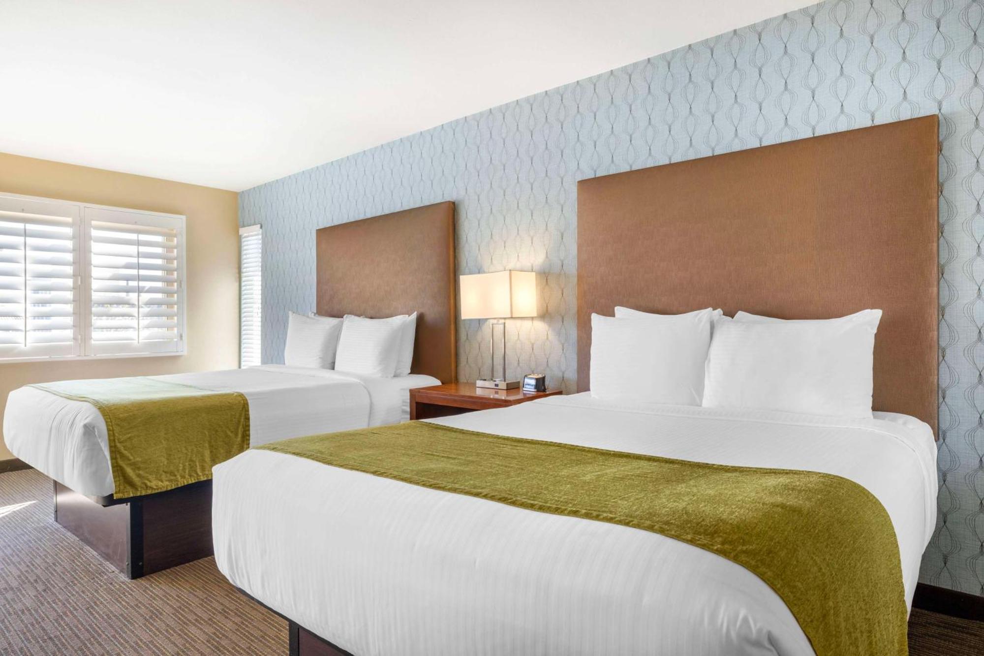 เบสต์ เวสเทิร์น พลัส บีช วิว ลอดจ์ Hotel คาร์ลสบัด ภายนอก รูปภาพ