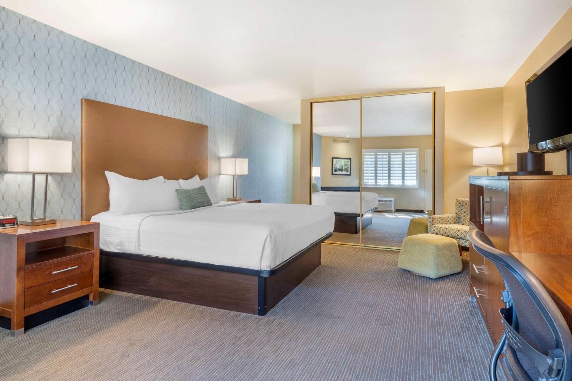 เบสต์ เวสเทิร์น พลัส บีช วิว ลอดจ์ Hotel คาร์ลสบัด ภายนอก รูปภาพ
