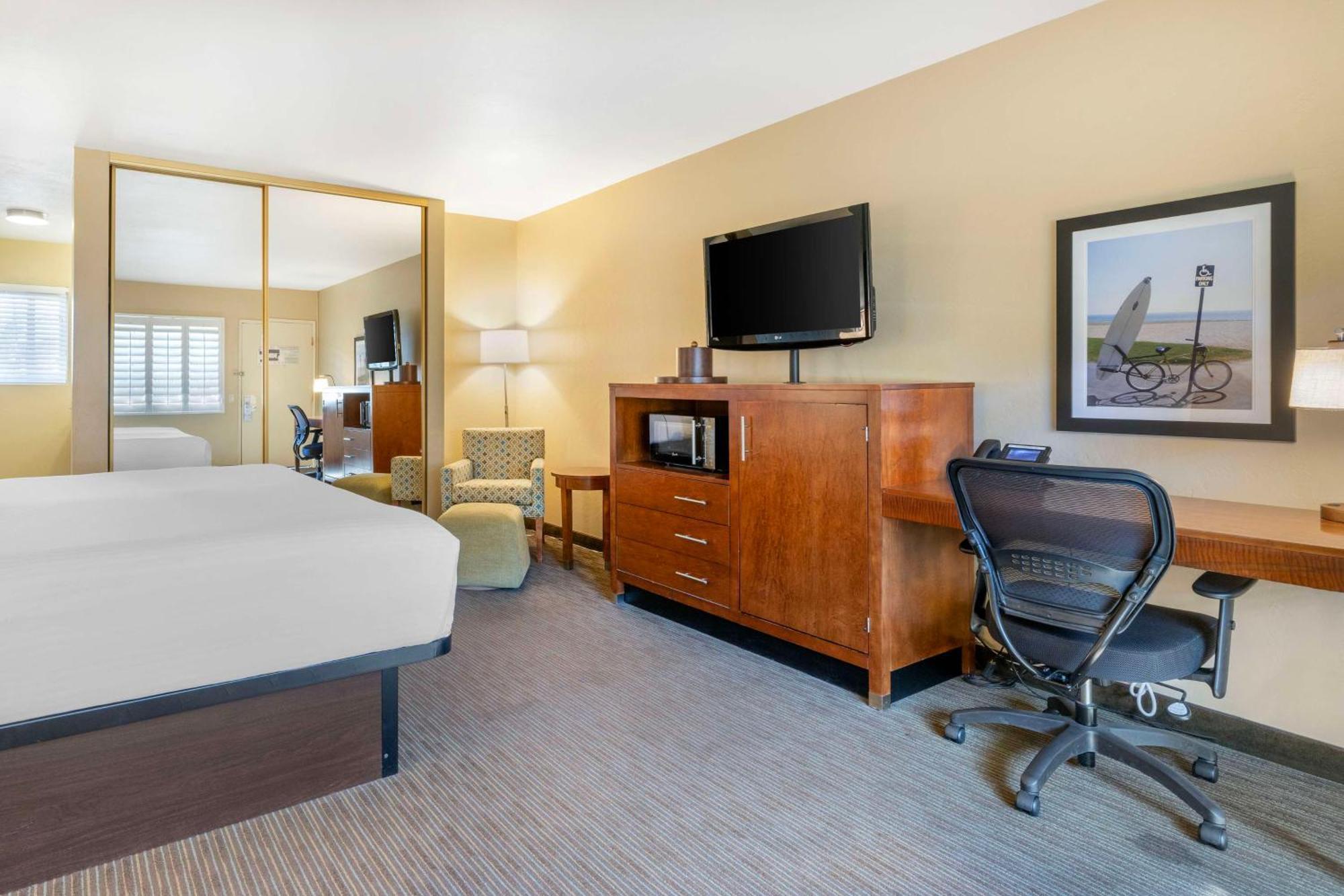 เบสต์ เวสเทิร์น พลัส บีช วิว ลอดจ์ Hotel คาร์ลสบัด ภายนอก รูปภาพ